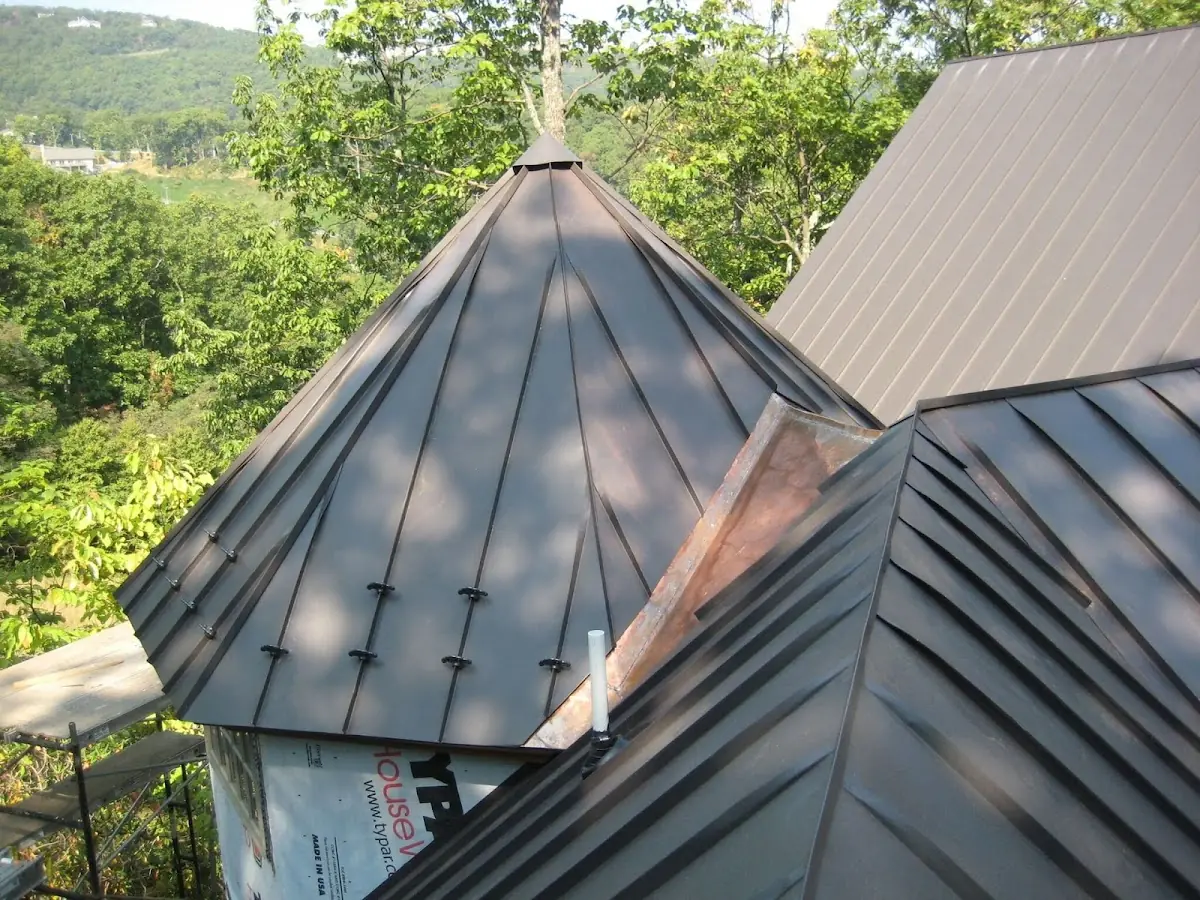 Professional Roof Tarp Installation by Craftsman Roofing in Roachester